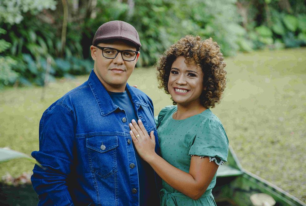 A dupla Nara e Neto lança “Aguenta Firme”, um single de força e coragem