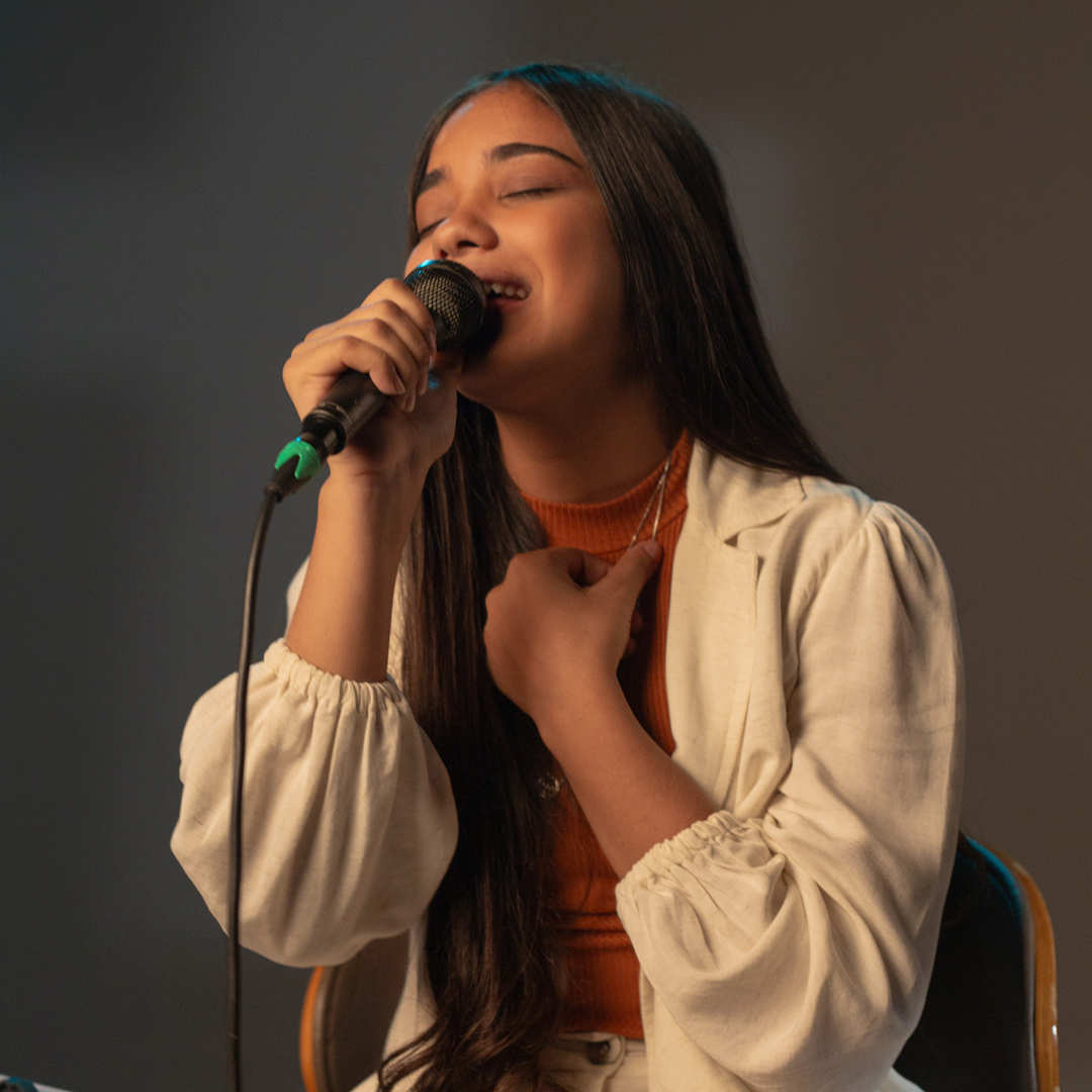 A jovem cantora Esther lança “Barrabás Sou Eu”, mais uma linda canção autoral