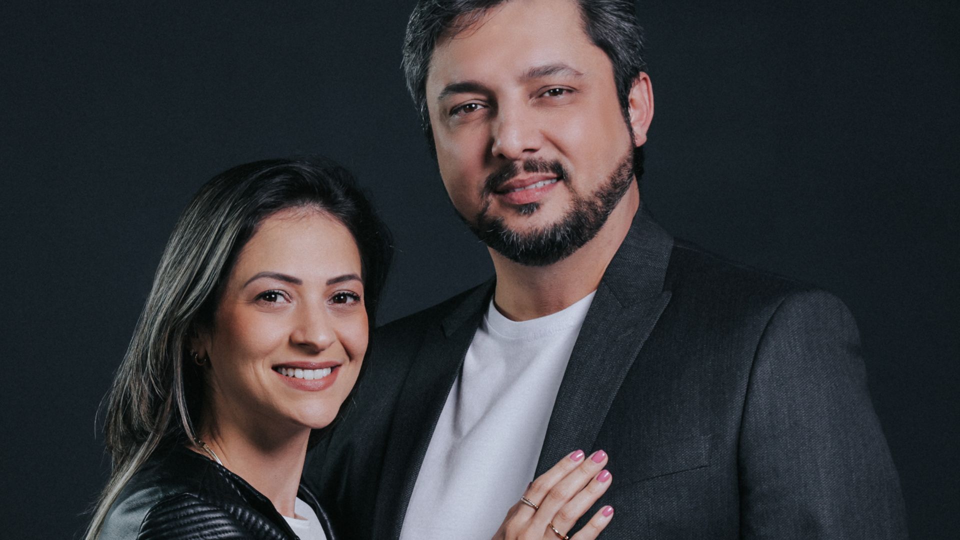 Anderson Schneider feat. Adriana Schneider em “Teu Amor”