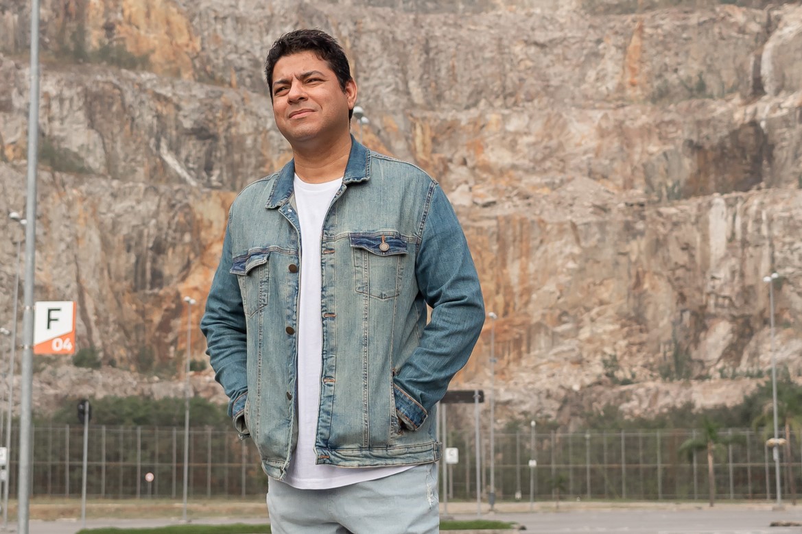 André Moreira aposta em novo estilo musical no single Jesus Meu Salvador