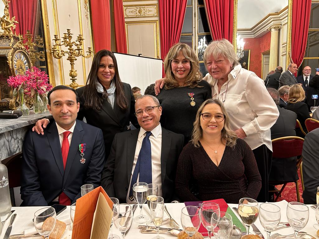 Brasileiros são homenageados no Palácio de Luxemburgo, em Paris
