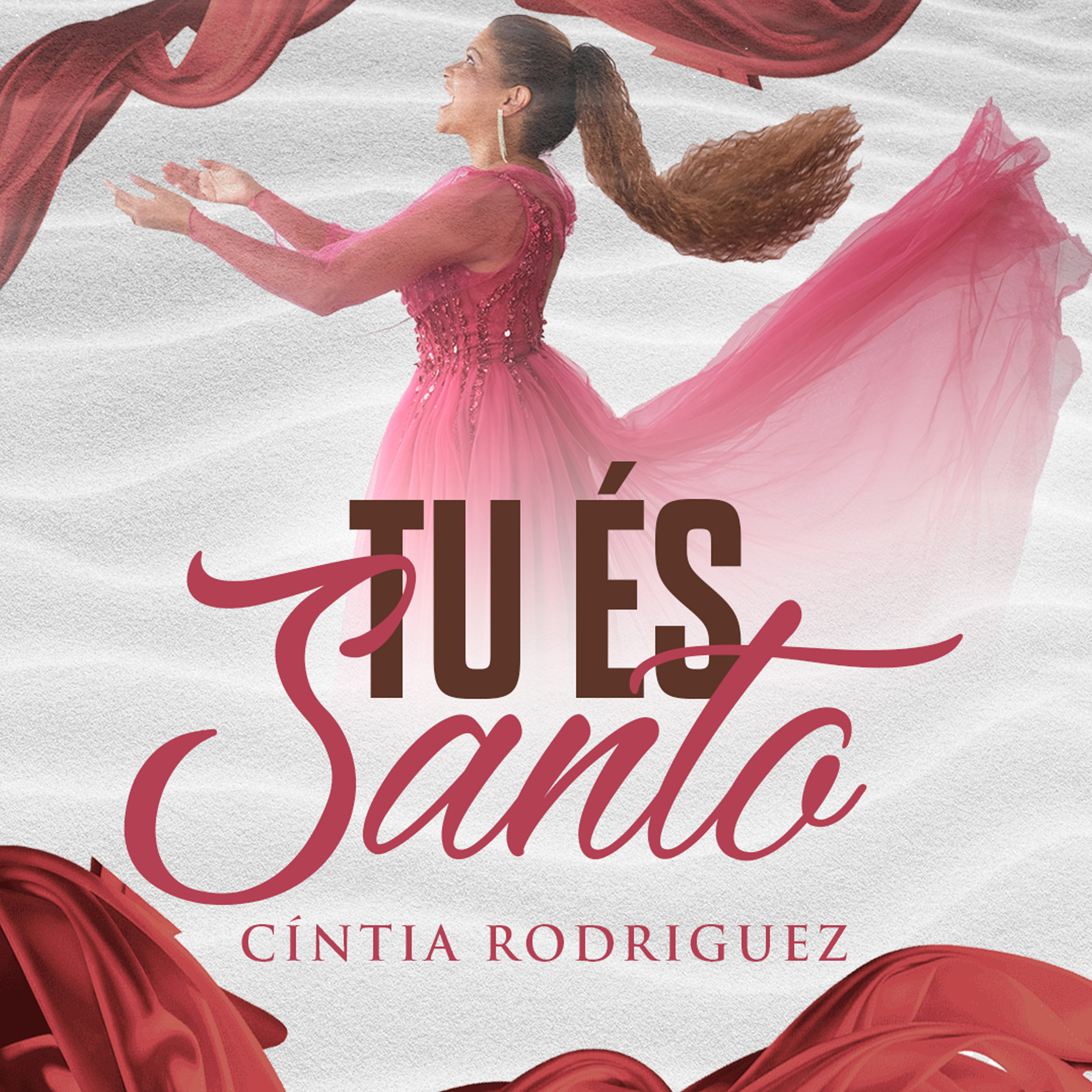 Cíntia Rodriguez agradece e reverencia a Deus cantando “Tu és Santo”
