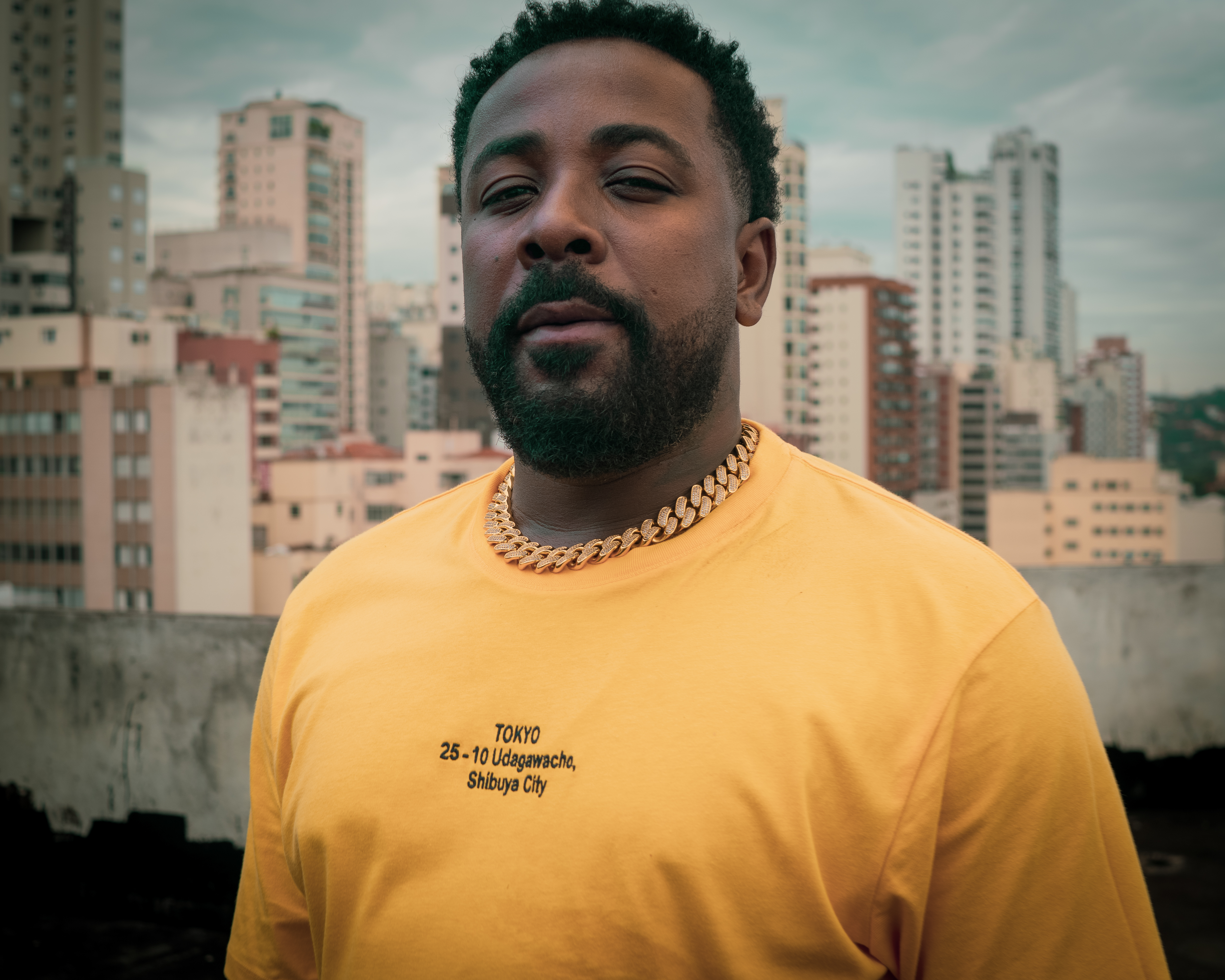 Clovis apresenta “Você Acredita?”, uma pergunta cantada que conduz a Deus