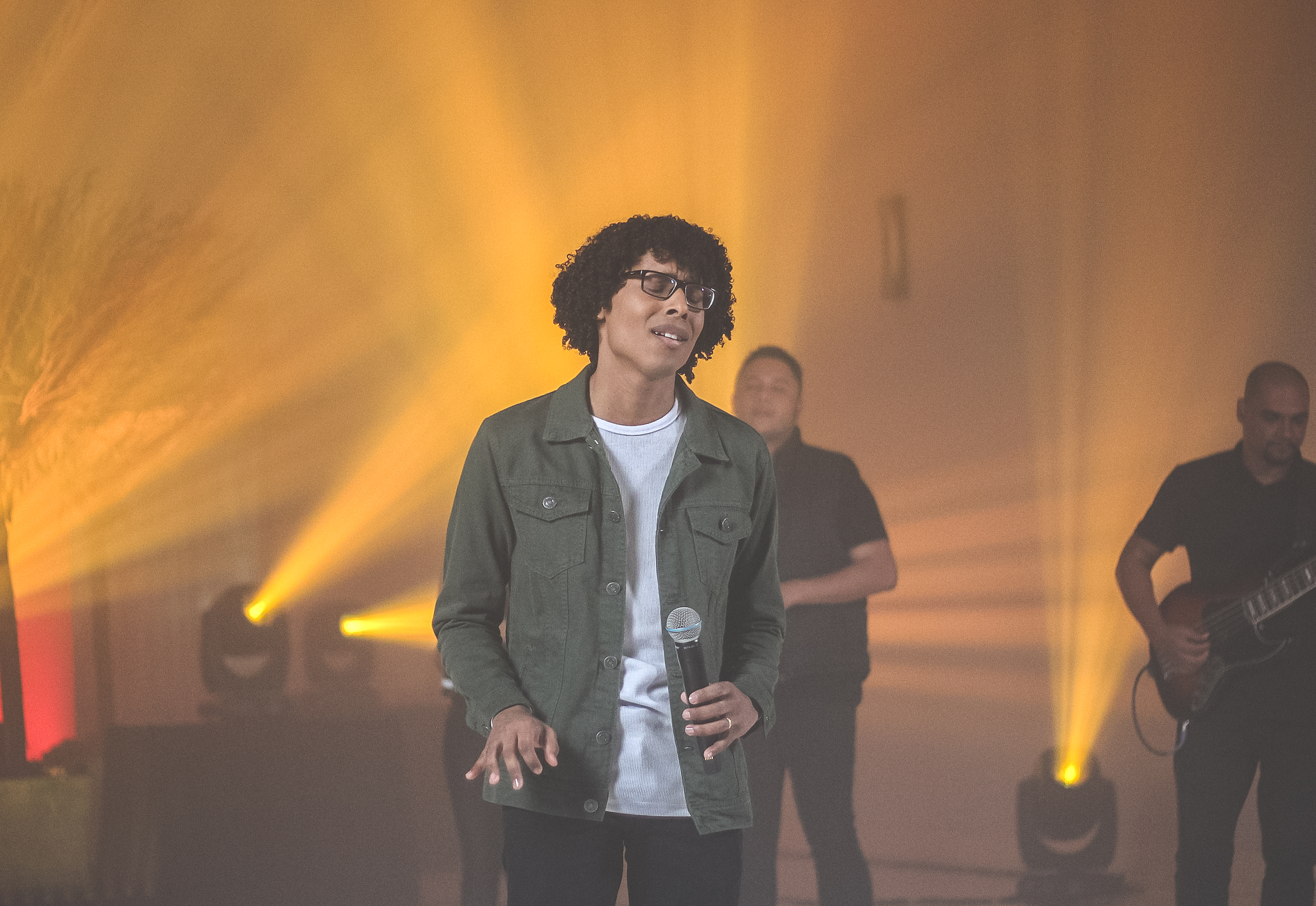 Dan Ferreira e a linda interpretação do single autoral “Vá Em Paz”