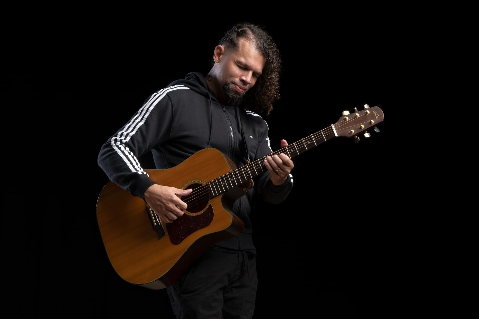 Danni Guerra em “Tempestade”, uma linda interpretação musical