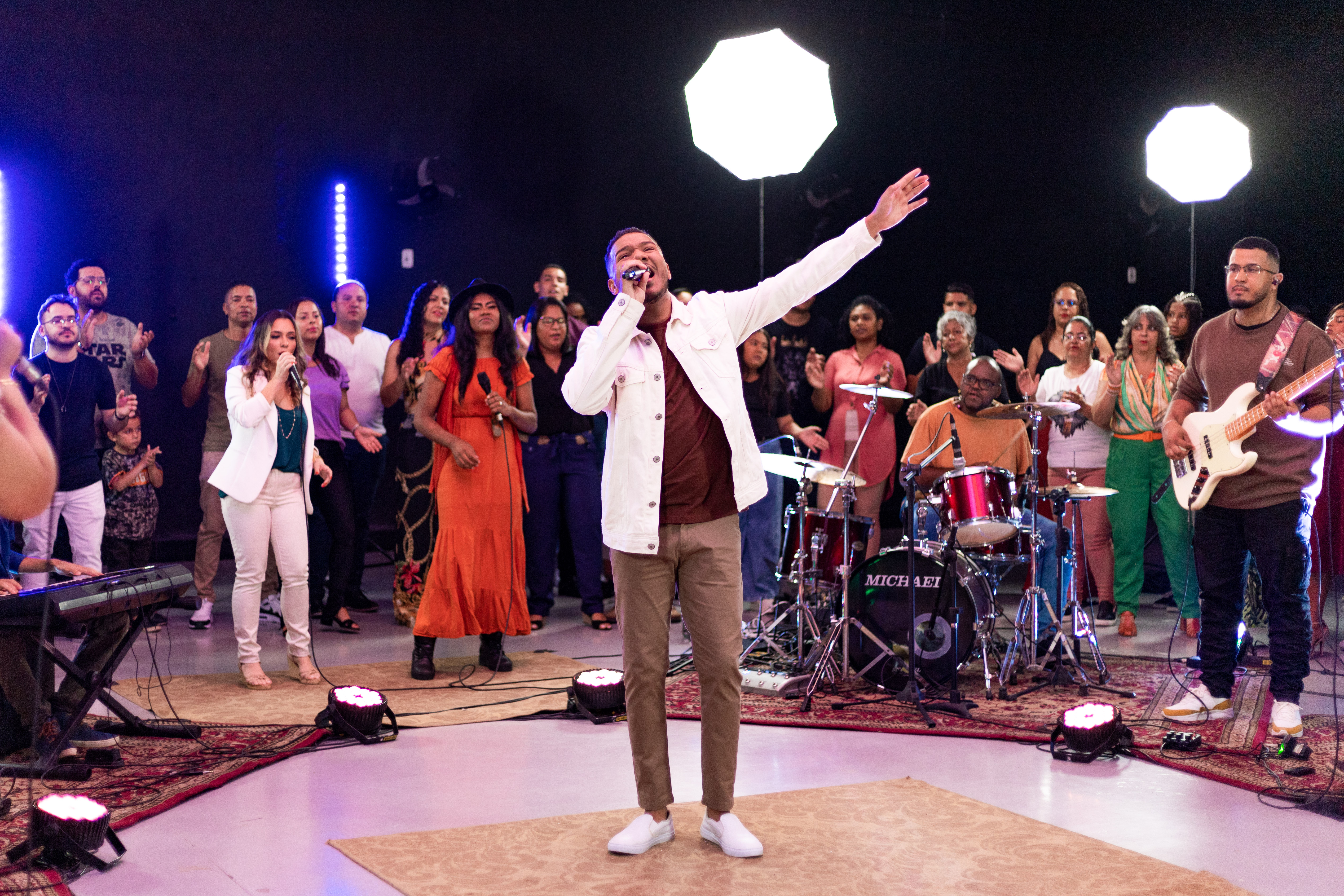 Denner Felipe reconhece o favor de Deus na canção “Tua Misericórdia”