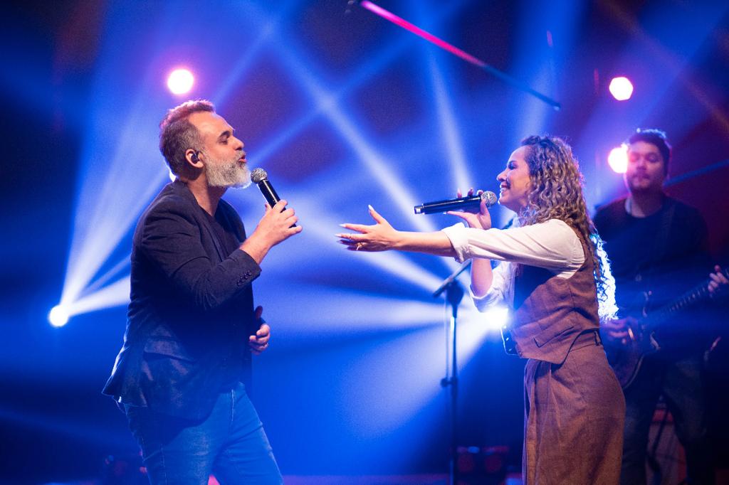 Erica Oliveira collab Ministério Tua Palavra em “Só tu És Deus”