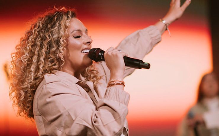 Gabi Sampaio e o “Som do Céu 2”, uma noite inesquecível com adoradores do Senhor