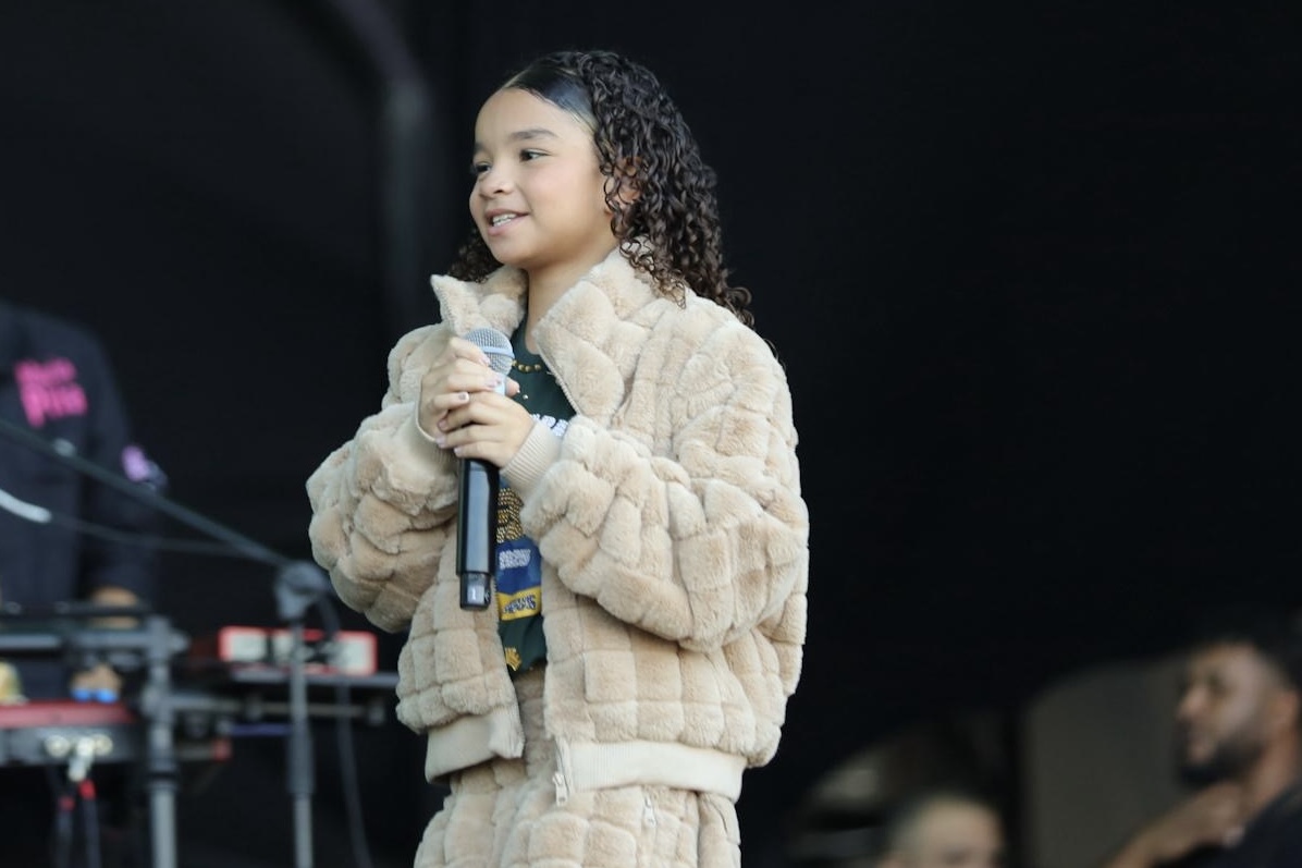 Maria Pita emociona multidão na Marcha para Jesus em São Paulo