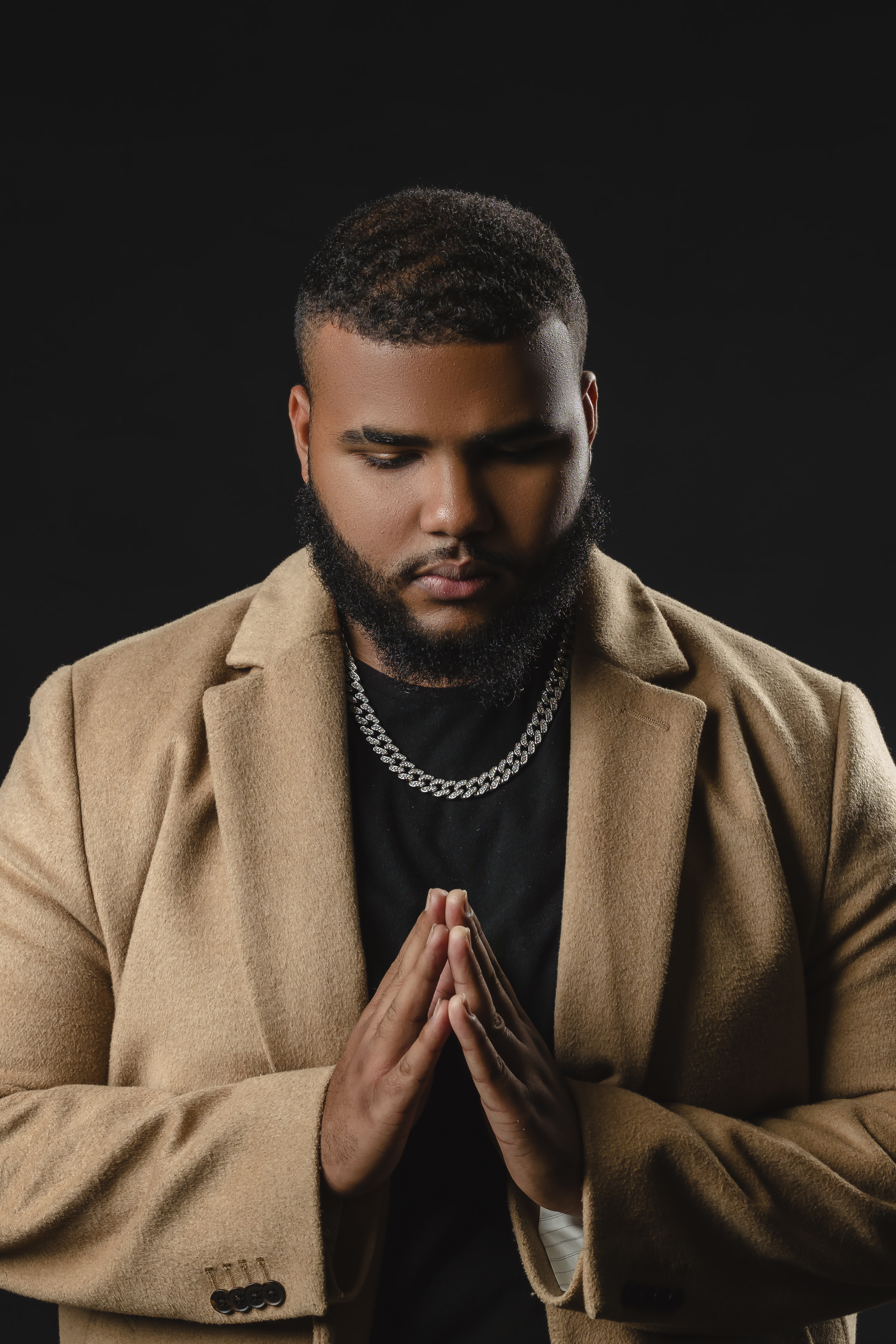 Morando em Boston, Estados Unidos, mineiro Pedro Caciano lança “Vejo O Teu Amor”