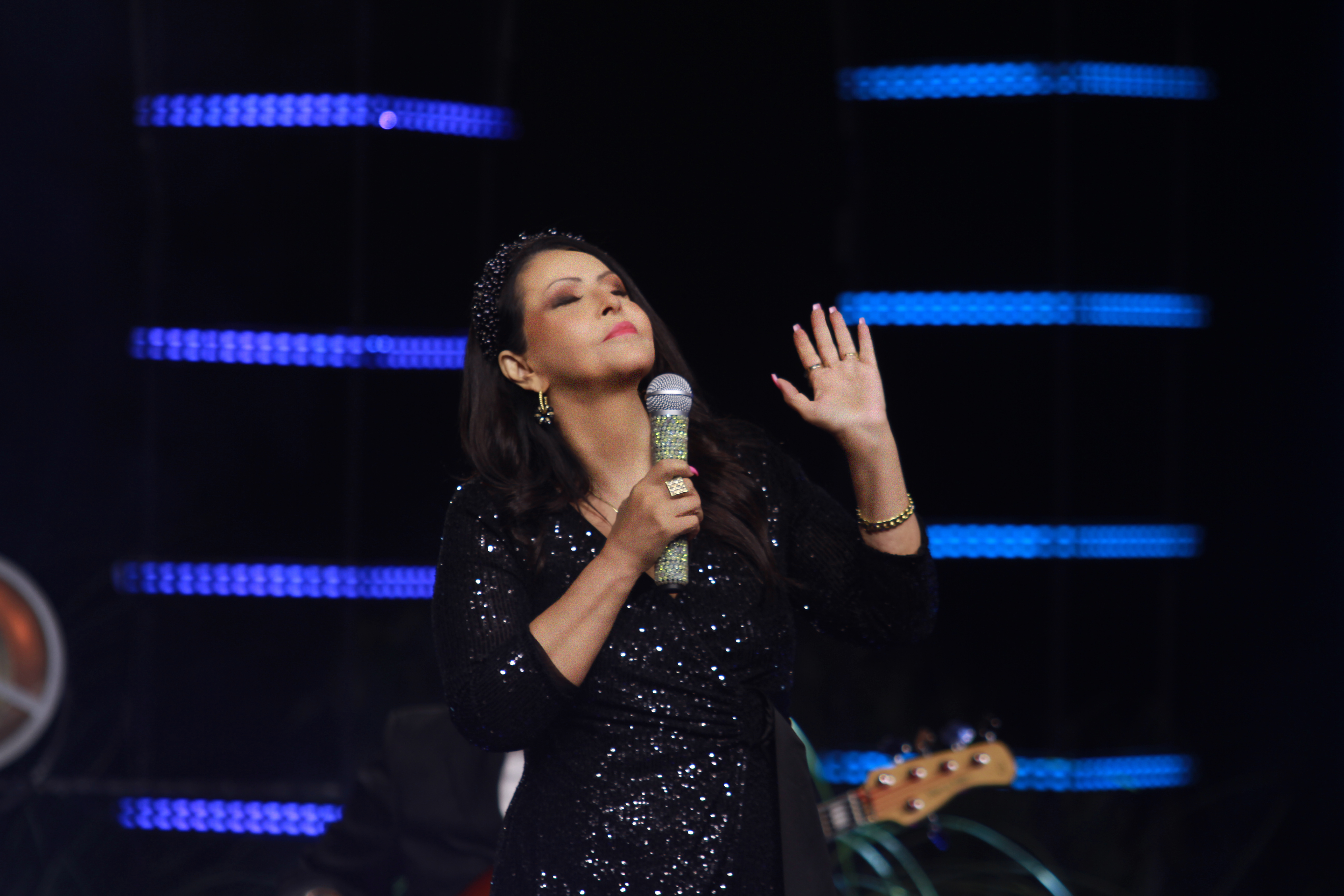 “O Mínimo de Mim” nova canção de Shirley Carvalhaes disponibilizada pela Maximus Records