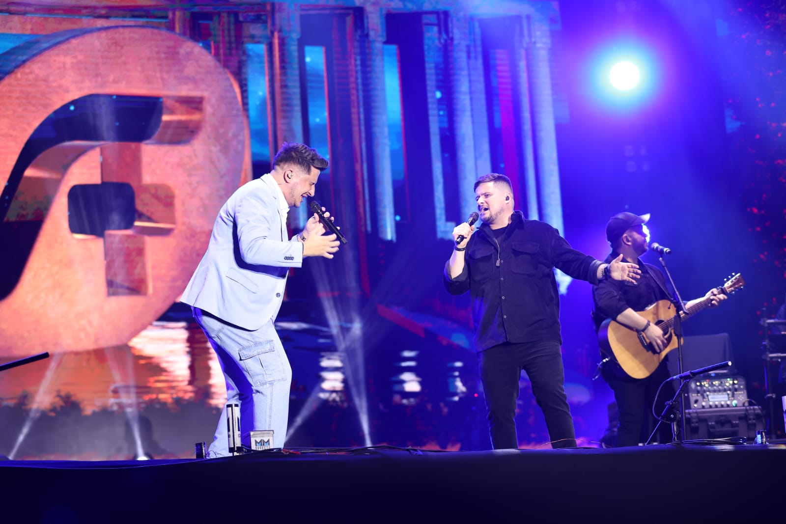 “Plano Tão Lindo – Ao Vivo no Mineirão” André e Felipe em mais uma linda canção