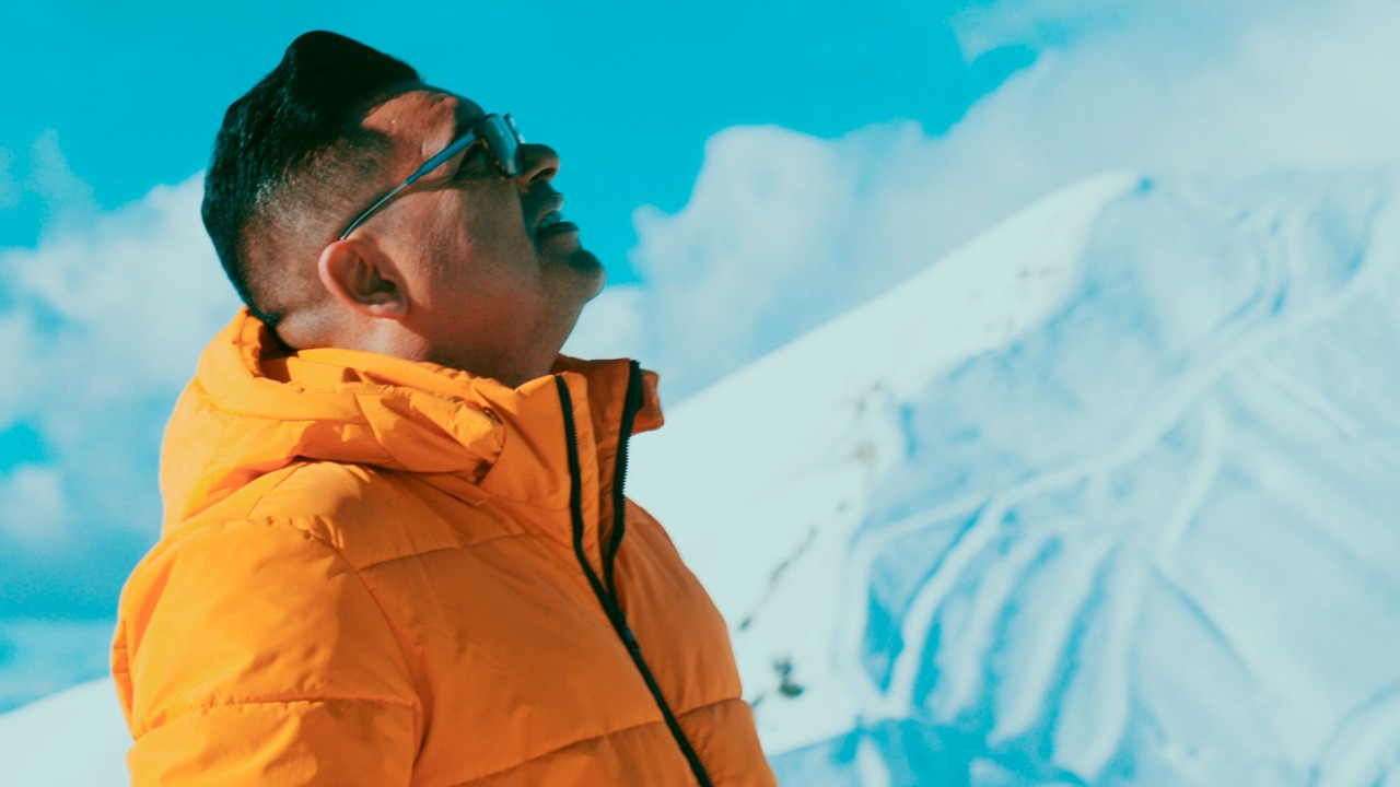 Sidnei Cintra declara a fidelidade de Deus em nova canção autoral