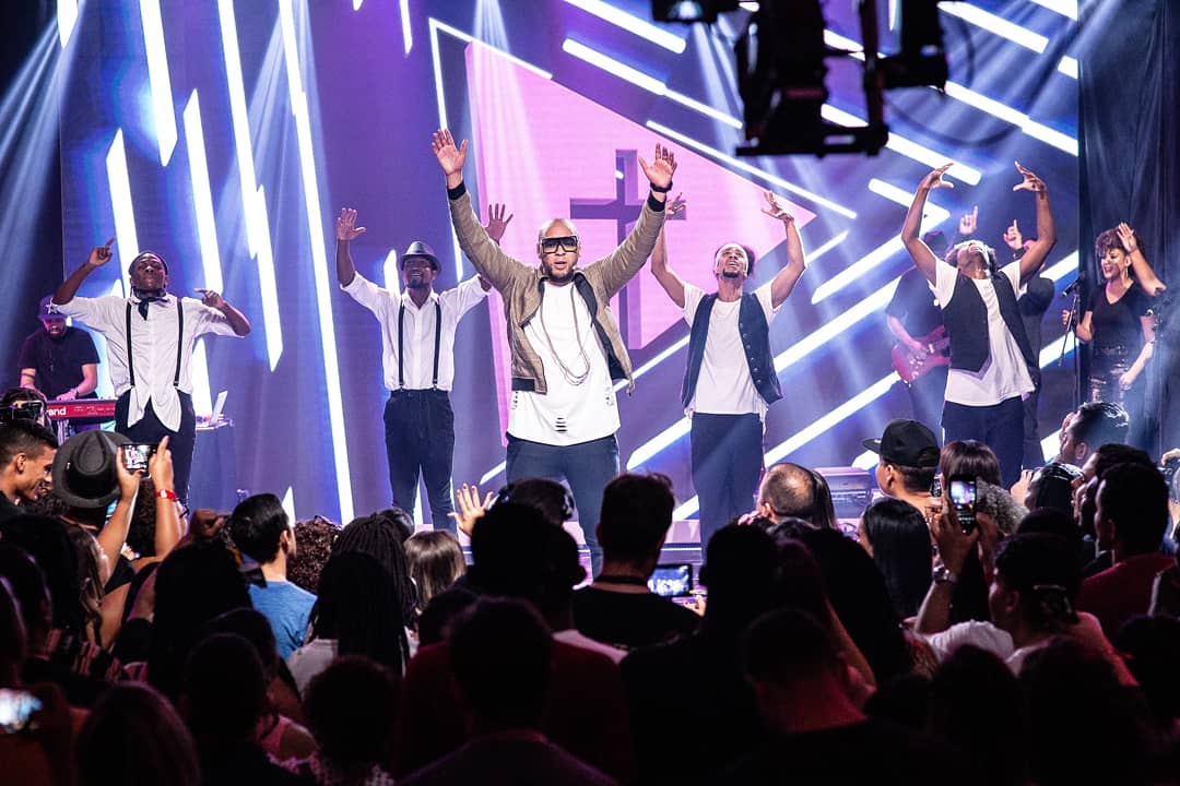 Som Livre lança o dueto de Ton Carfi e Pregador Luo na canção “Olha eu aqui”