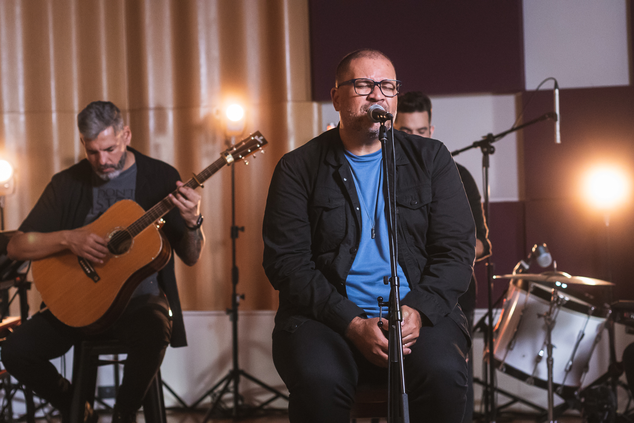 “Sopra Espírito”, um clássico de Ludmila Ferber na voz de Adelso Freire