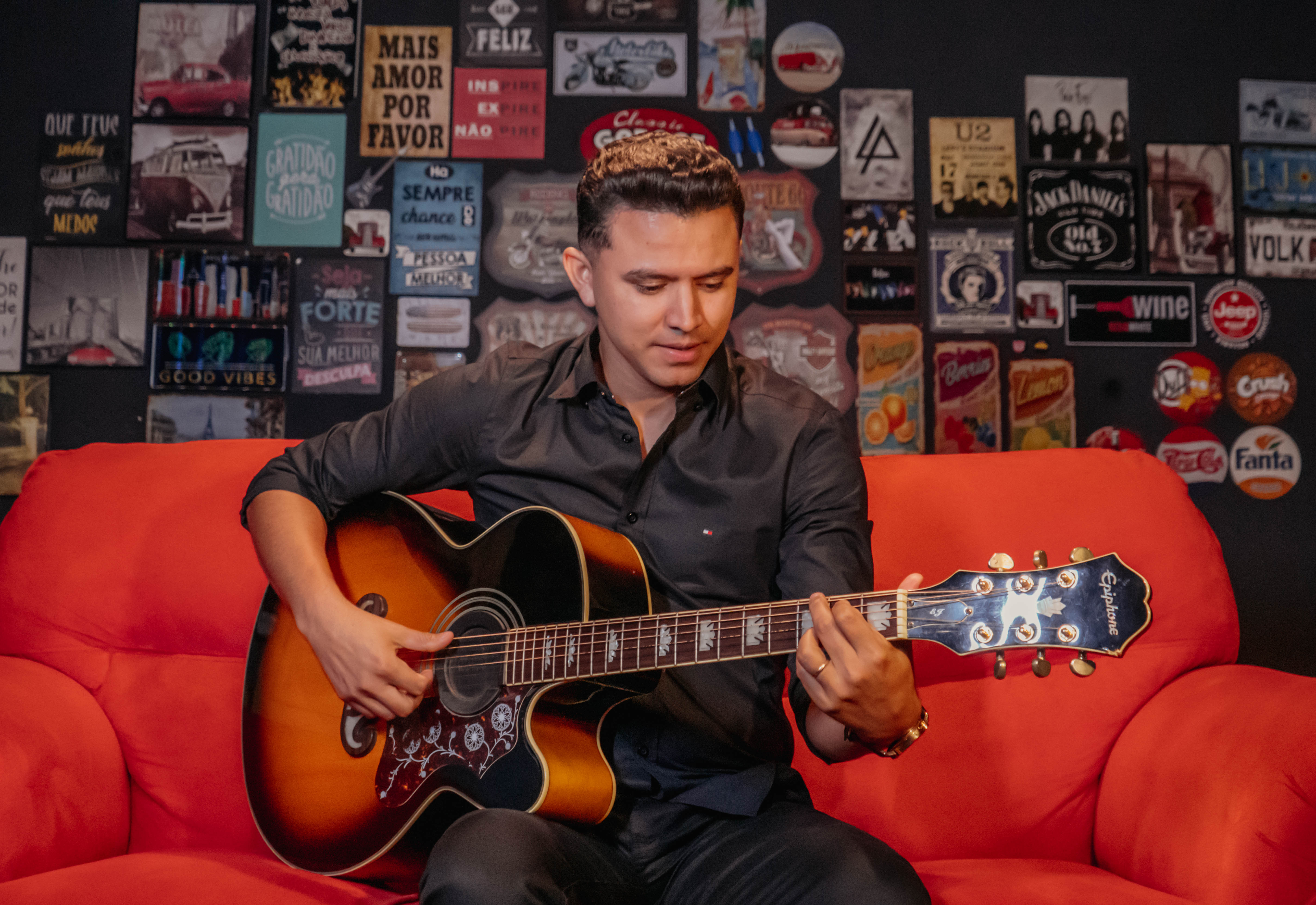 “Sozinho”, canção de Danniel Pessoa para encher os corações de alegria e esperança