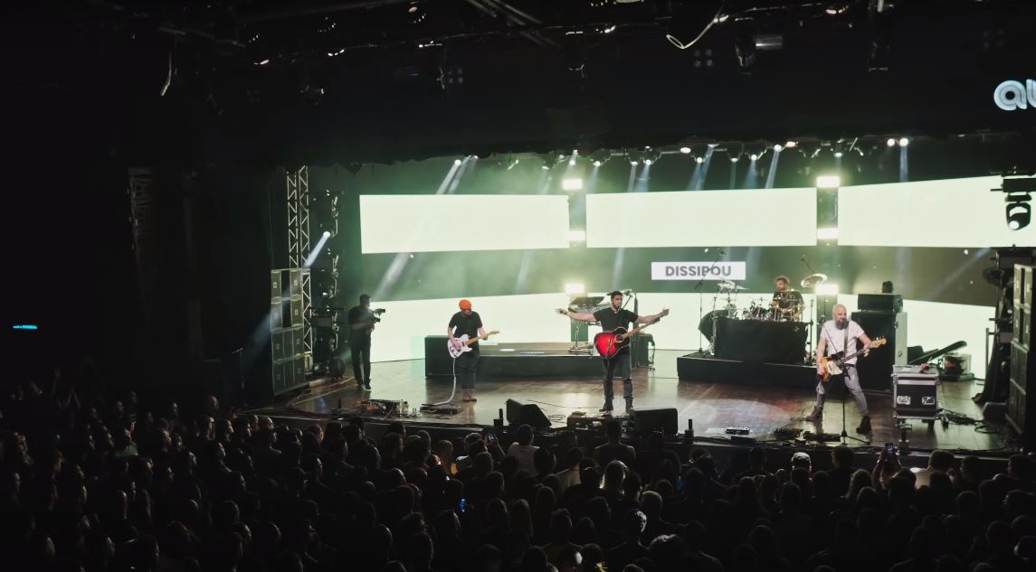 Tarik Mohallem canta “Encontrei em Ti – Ao Vivo”