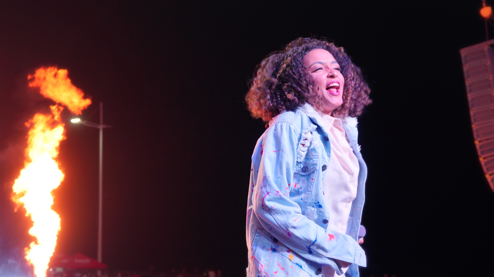 Tirza Almeida lança o videoclipe de Louvai, gravado ao vivo em Salvador