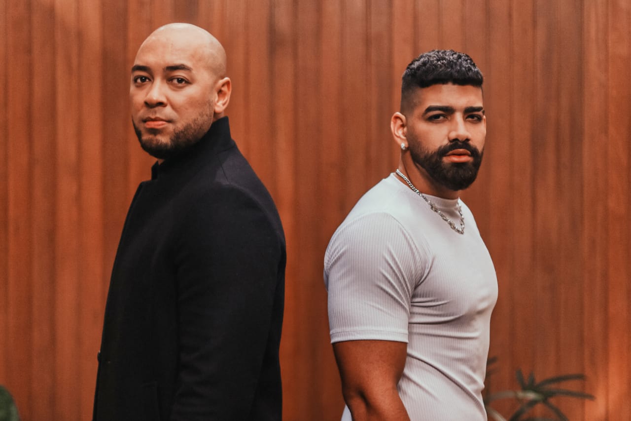 Ton Carfi e a participação especial de Dilsinho na canção “Infinitamente Mais”