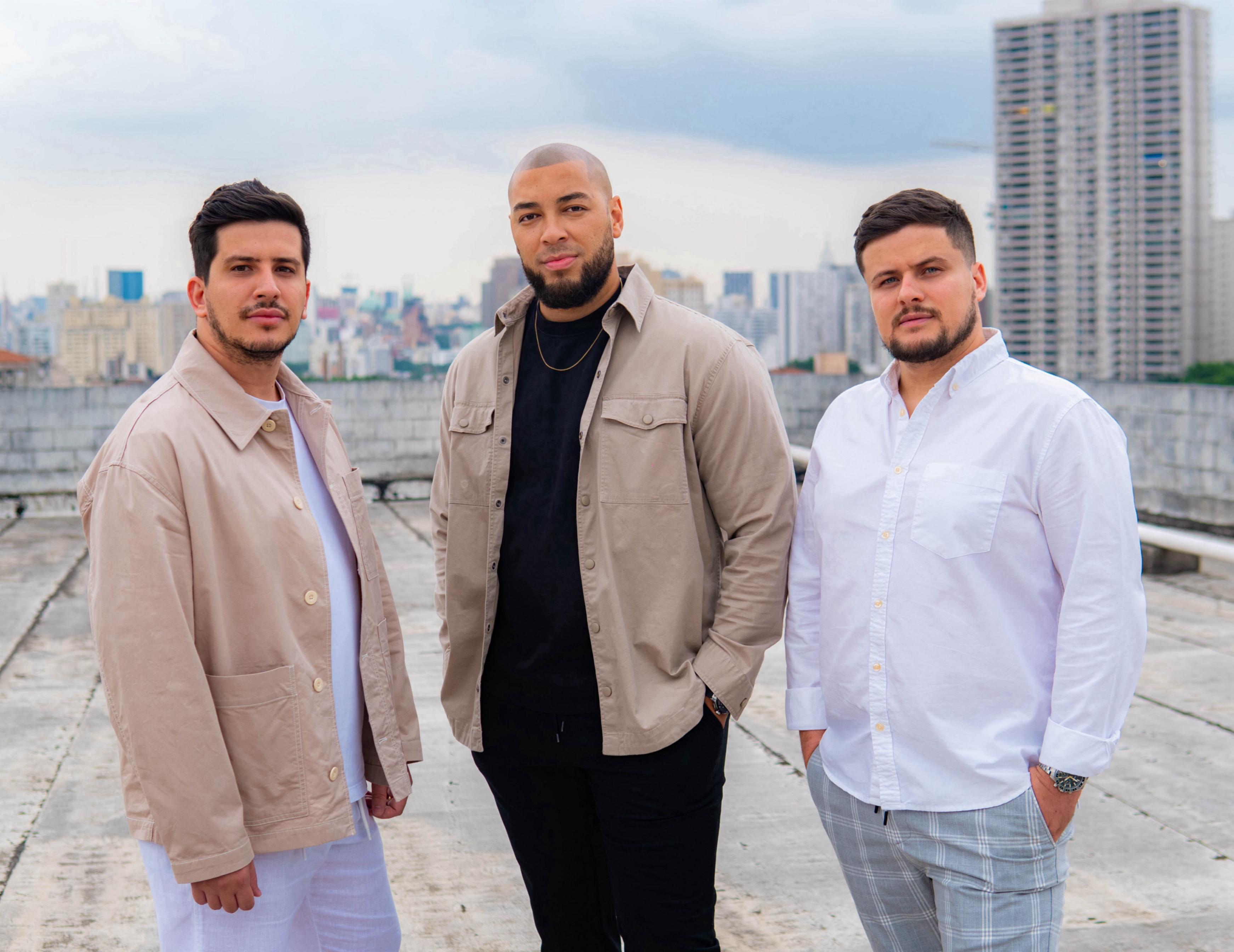 Ton Carfi e André e Felipe em “Primeiro Lugar”, questão de prioridade com Deus