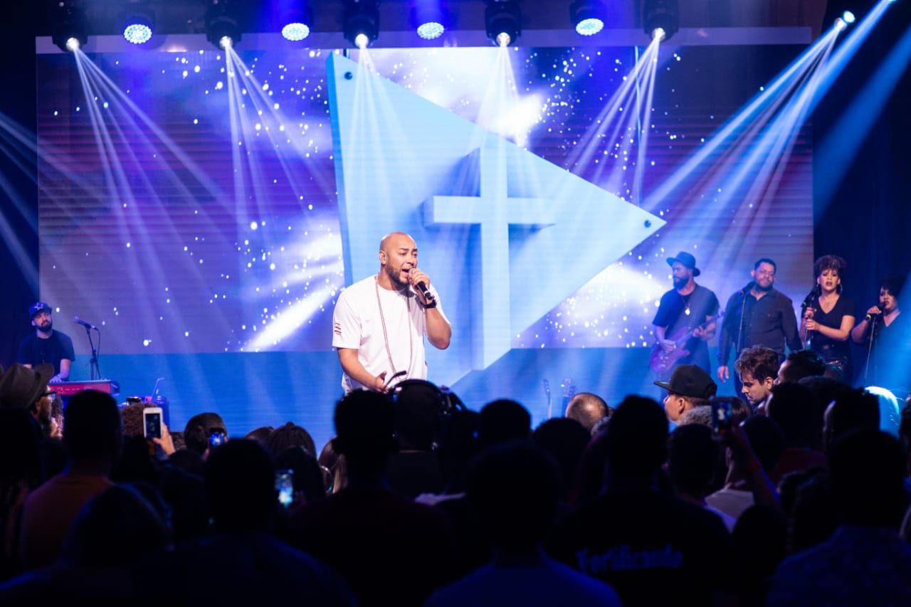 Ton Carfi fala sobre o projeto “Manhã com Deus” e o lançamento de mais uma canção do álbum Tríade