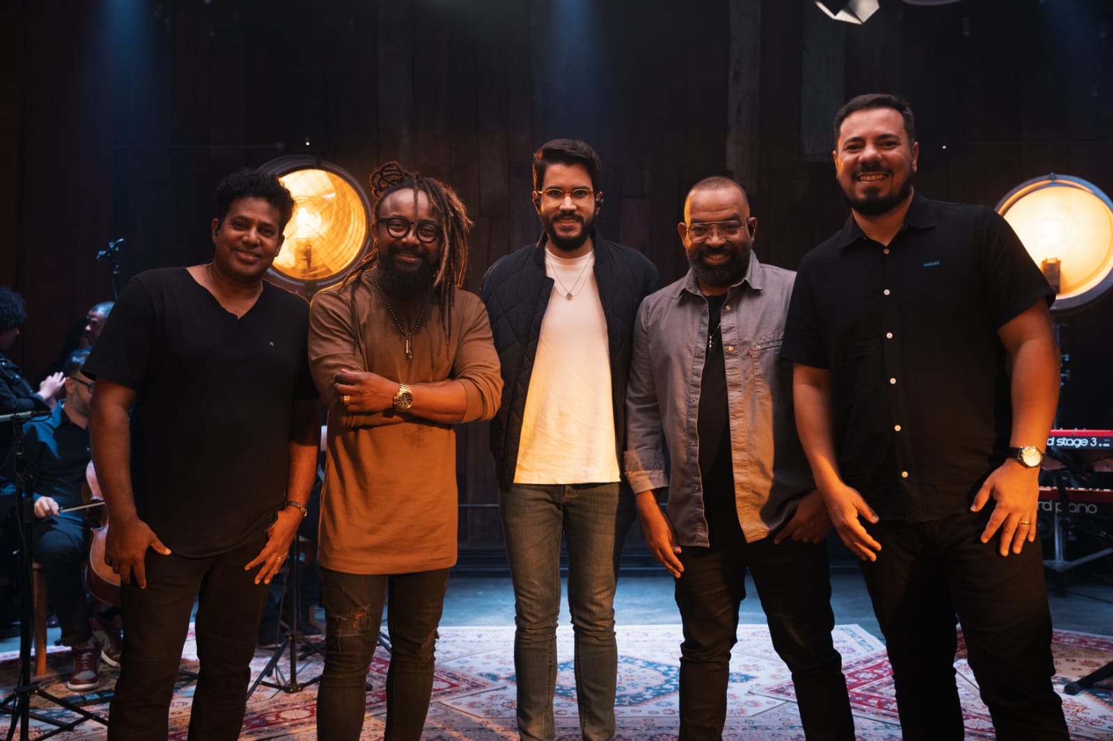 Trazendo a Arca lança o single “Santo” com participação especial de Gabriel Guedes