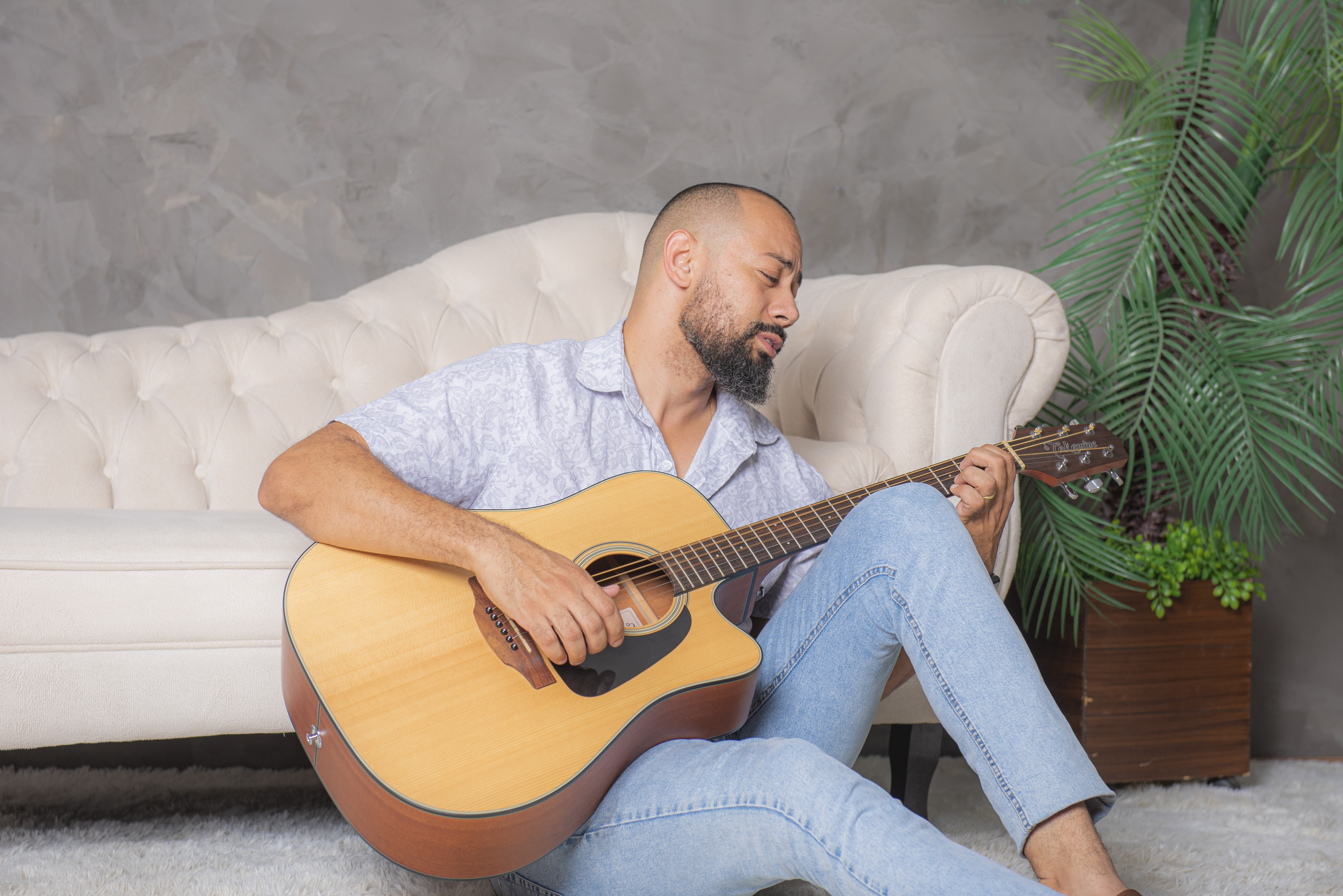 “Tú és Bom” é o novo projeto do cantor e compositor mineiro Ian Douglas